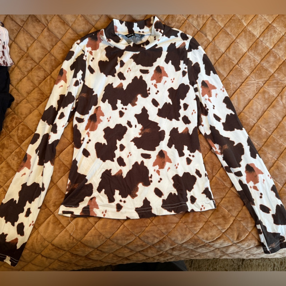 SHEIN Brown and White Patterned Top